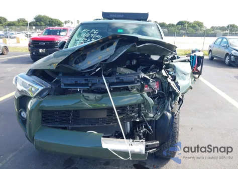 2022 Toyota 4Runner Trail Special Edition z USA, uszkodzony, nr VIN JTETU5JR8N6041424